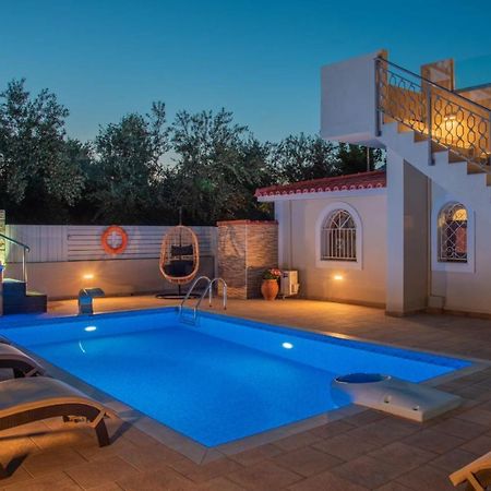 Fiorentinos Villa ตรากากิ ภายนอก รูปภาพ