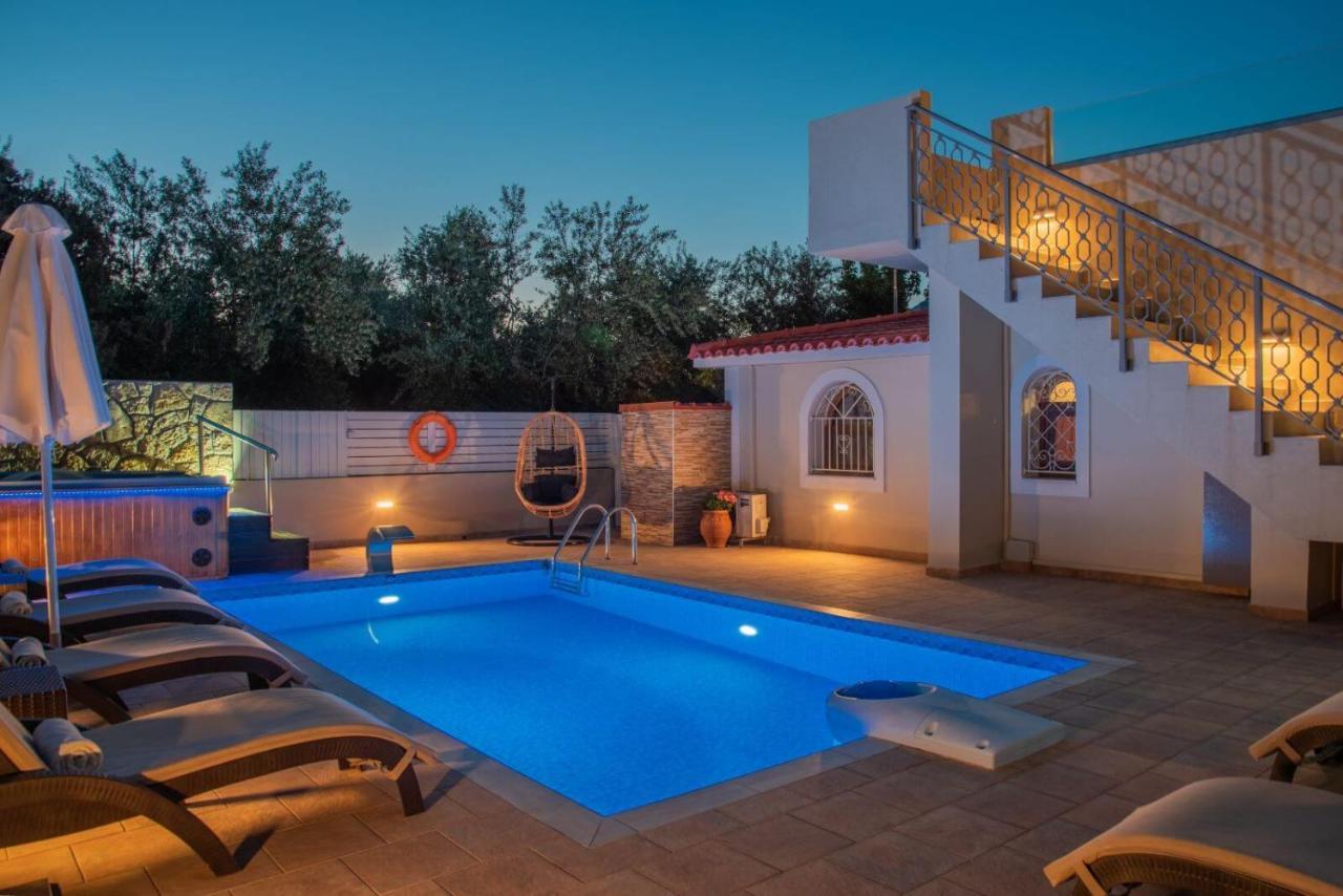 Fiorentinos Villa ตรากากิ ภายนอก รูปภาพ