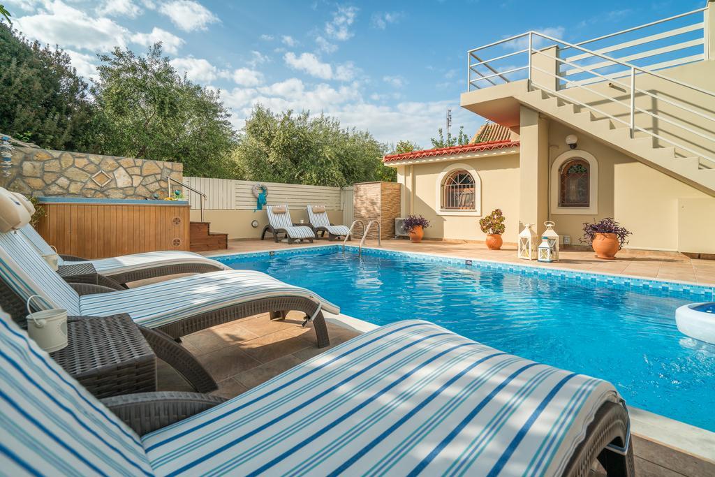 Fiorentinos Villa ตรากากิ ภายนอก รูปภาพ