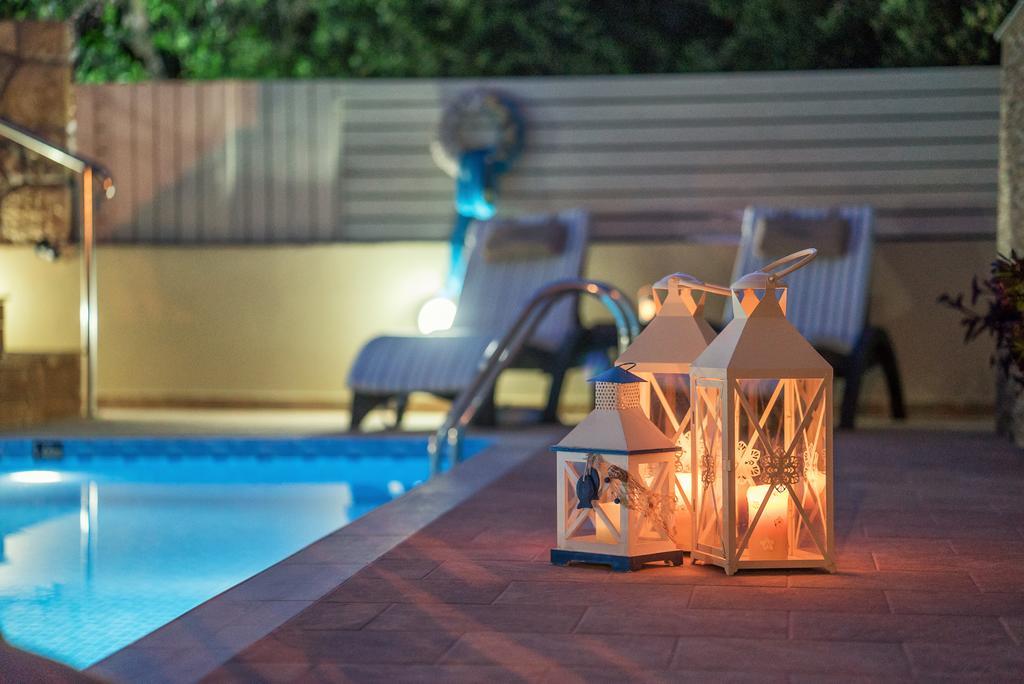 Fiorentinos Villa ตรากากิ ภายนอก รูปภาพ